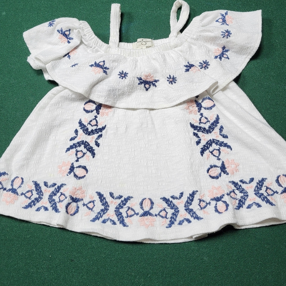 Jessica Simpson white top with front frill